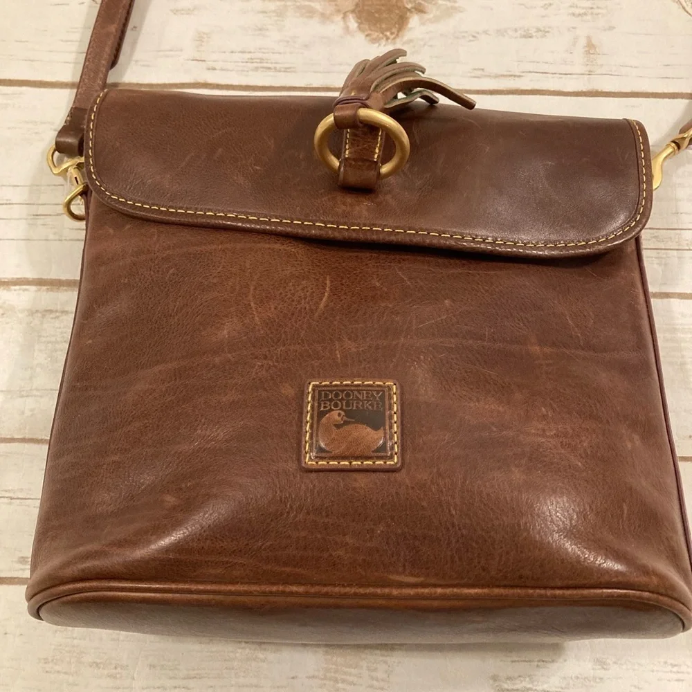 Dooney & Bourke Florentine Leather Large Dottie Crossbody Chestnut/Brown - Picture 16 of 16